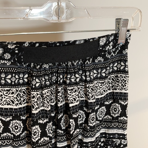 Forever 21 Double Front Slit Floral Maxi - Picture 4 of 6